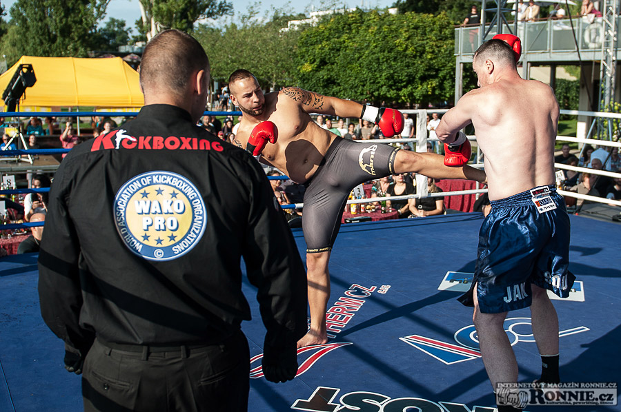 Yangame�s Fight Night