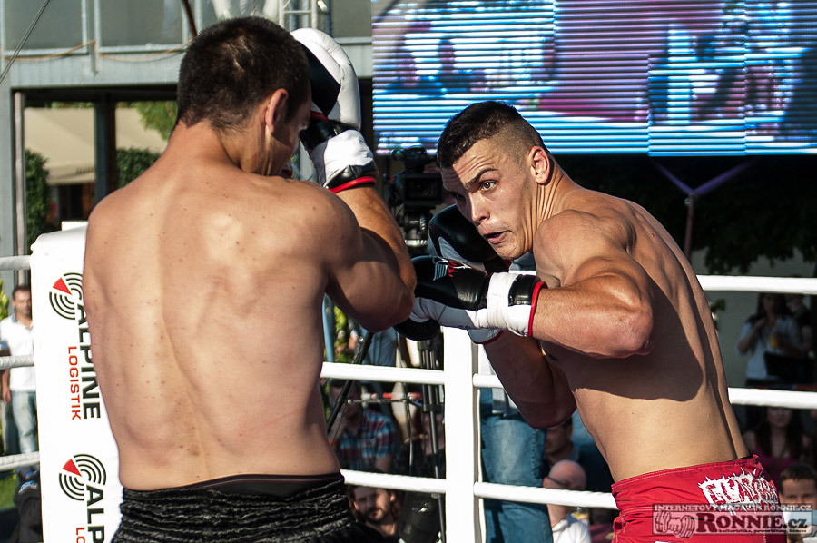 Yangame�s Fight Night