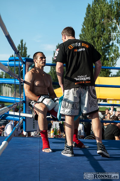Yangame�s Fight Night