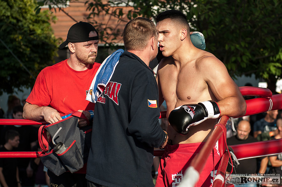 Yangame�s Fight Night