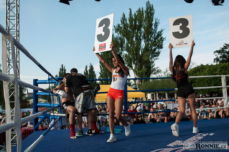 Yangame�s Fight Night