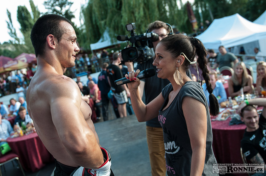 Yangame�s Fight Night
