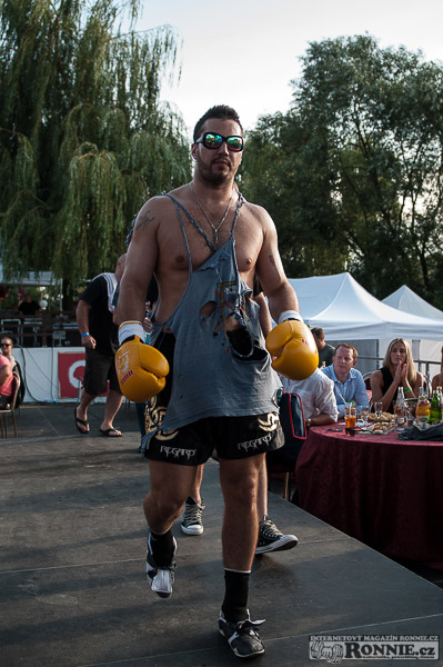 Yangame�s Fight Night