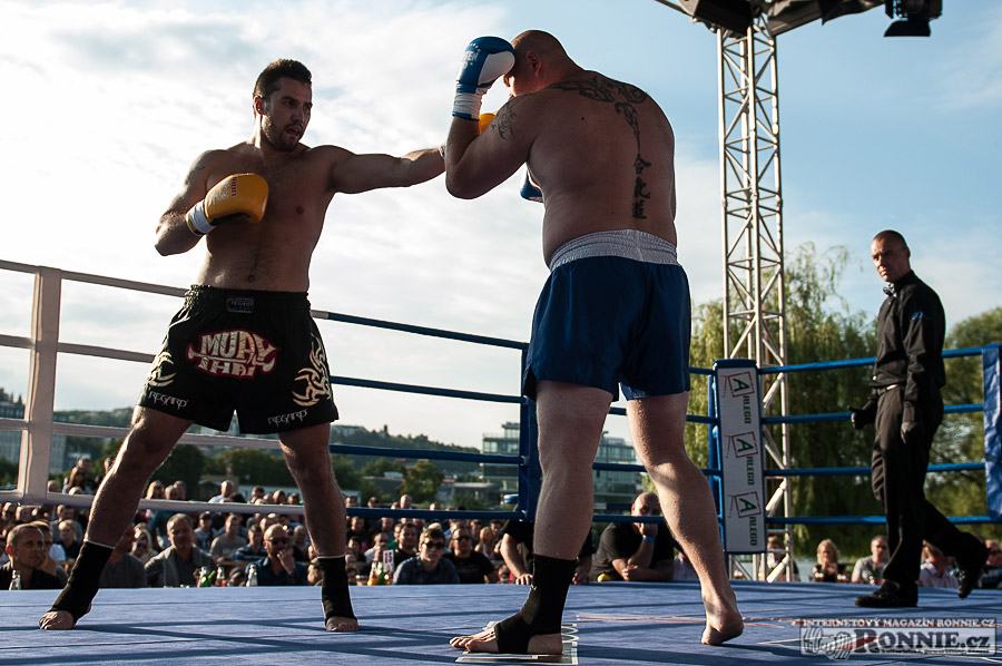 Yangame�s Fight Night