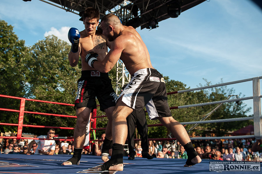 Yangame�s Fight Night