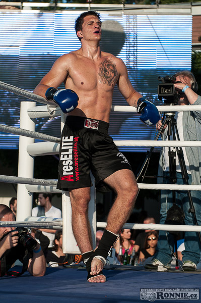 Yangame�s Fight Night
