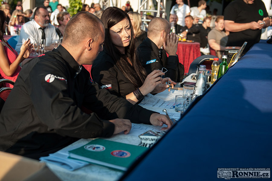 Yangame�s Fight Night
