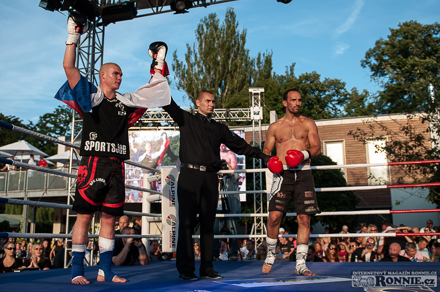 Yangame�s Fight Night