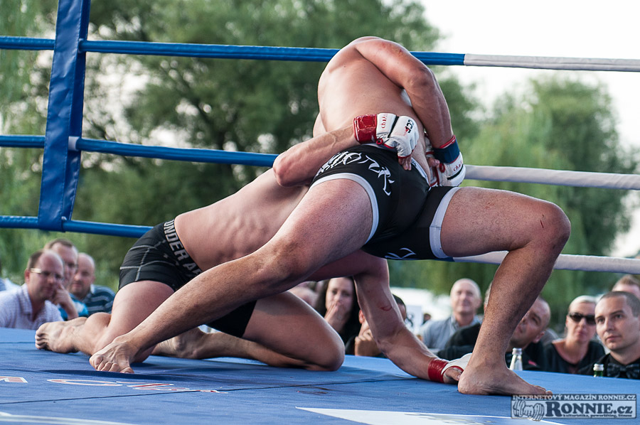 Yangame�s Fight Night