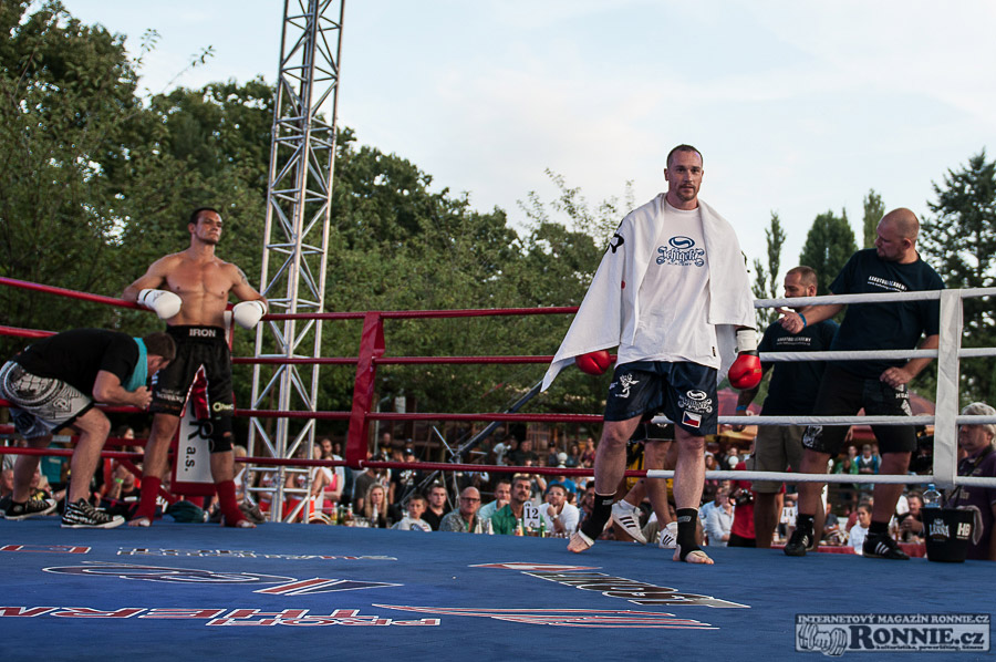 Yangame�s Fight Night