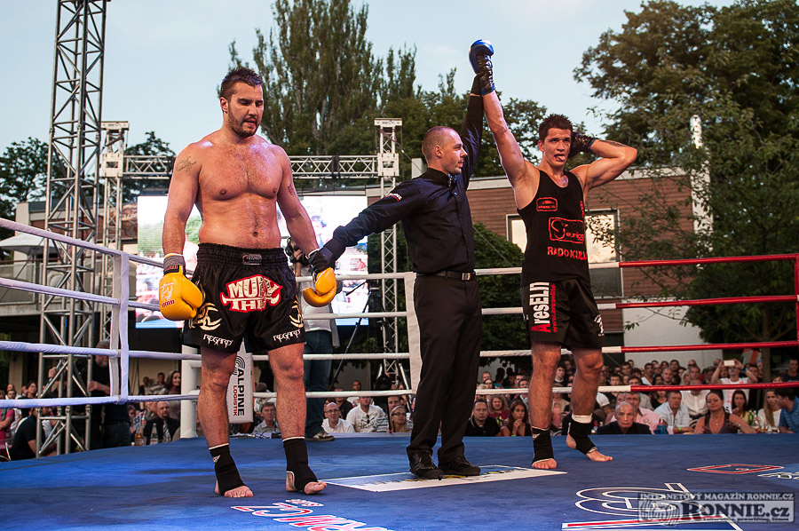 Yangame�s Fight Night