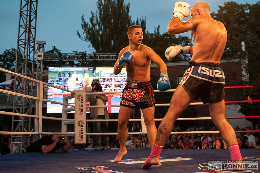 Yangame�s Fight Night