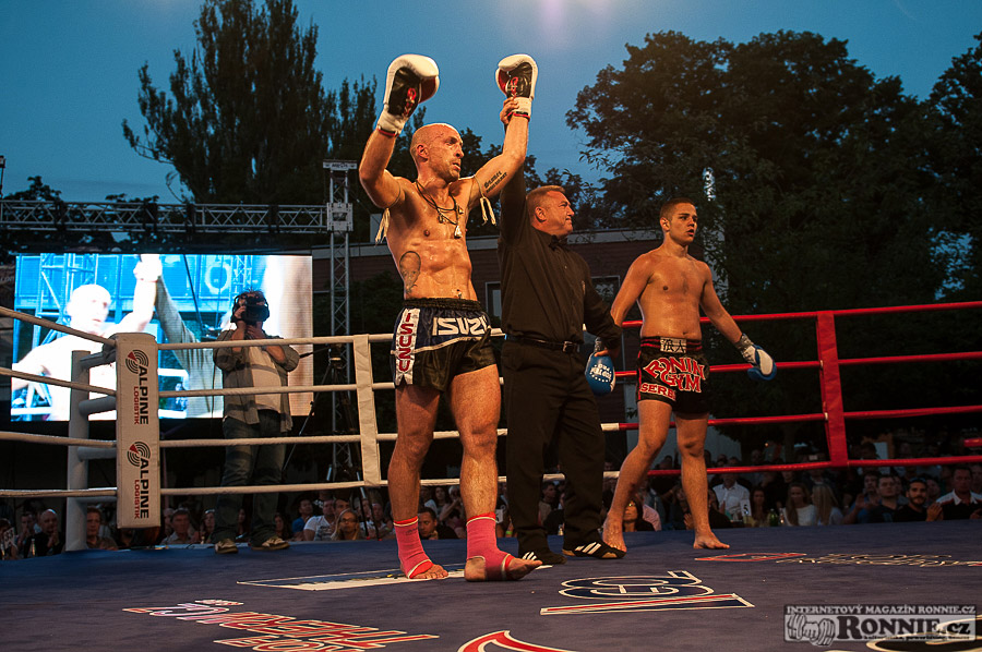 Yangame�s Fight Night