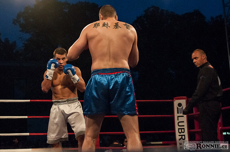 Yangame�s Fight Night