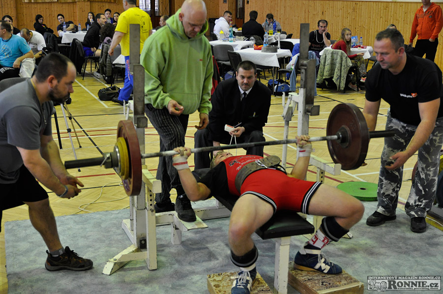 Mistrovstv� ji�n� Moravy v klasick�m (RAW) silov�m trojboji 2014