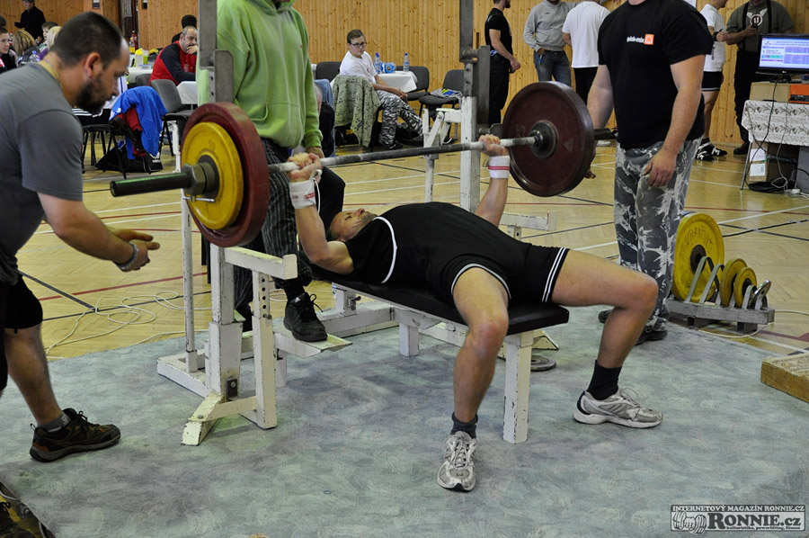 Mistrovstv� ji�n� Moravy v klasick�m (RAW) silov�m trojboji 2014
