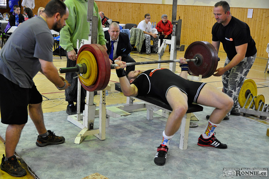 Mistrovstv� ji�n� Moravy v klasick�m (RAW) silov�m trojboji 2014