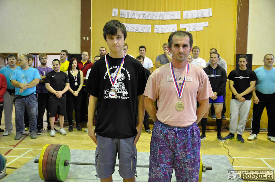 Mistrovstv� ji�n� Moravy v klasick�m (RAW) silov�m trojboji 2014