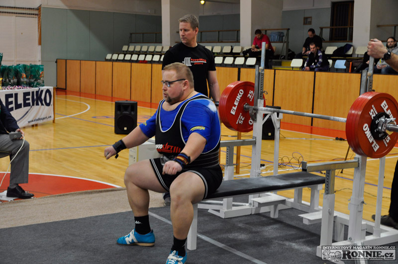 Mistrovstv� Moravy v bench-pressu mu�� a �en 2014