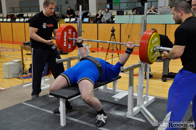 Mistrovstv� Moravy v bench-pressu mu�� a �en 2014