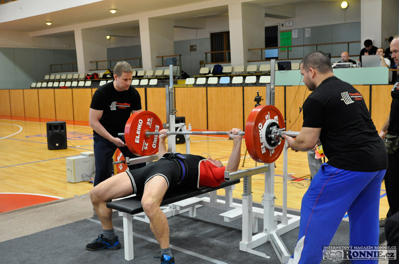 Mistrovstv� Moravy v bench-pressu mu�� a �en 2014