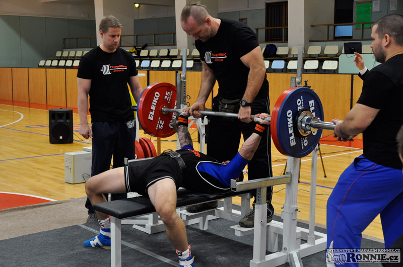 Mistrovstv� Moravy v bench-pressu mu�� a �en 2014