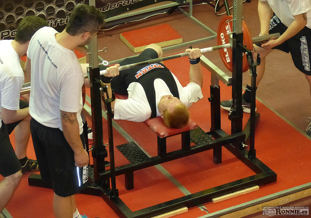 Mistrovstv� �R v klasick�m bench-pressu mu��, �en, dorostu a junior� 2015