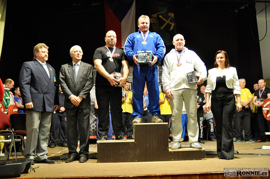 Mistrovstv� �R v bench-pressu masters, junior� a dorostu 2015