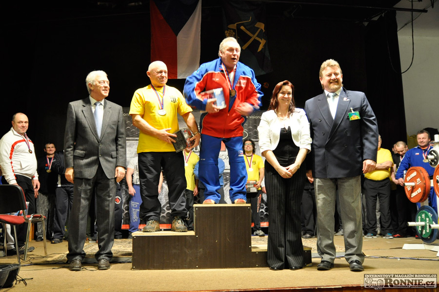 Mistrovstv� �R v bench-pressu masters, junior� a dorostu 2015