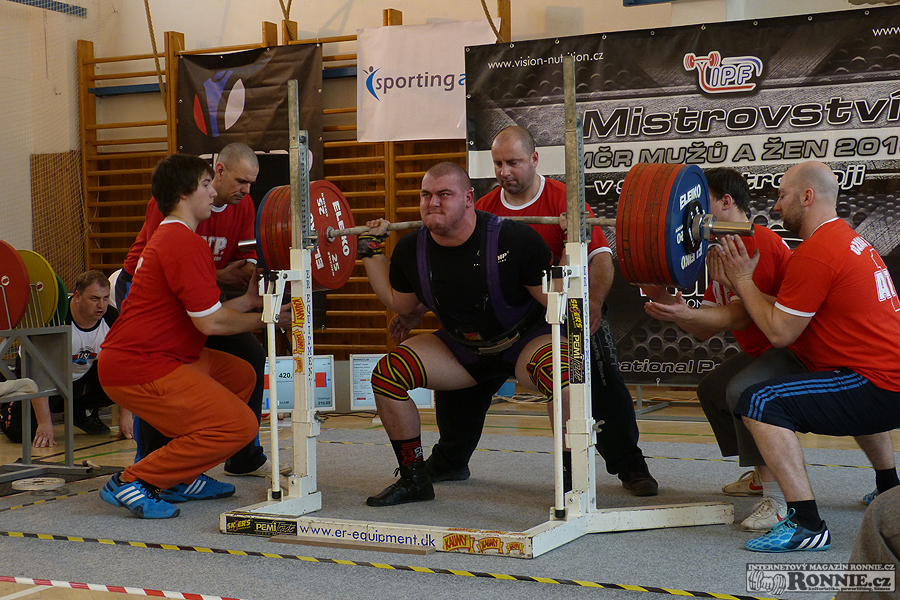 Mistrovstv� �R mu�� a �en v silov�m trojboji 2015
