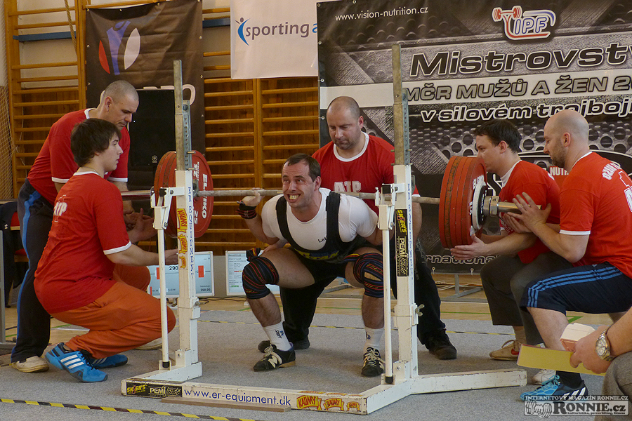 Mistrovstv� �R mu�� a �en v silov�m trojboji 2015