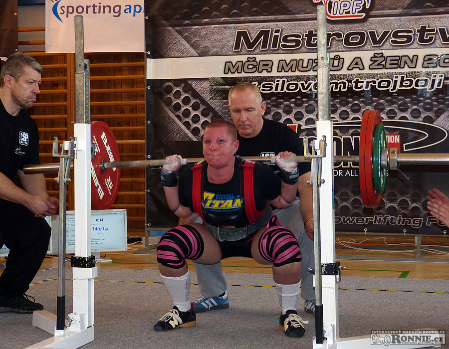 Mistrovstv� �R mu�� a �en v silov�m trojboji 2015