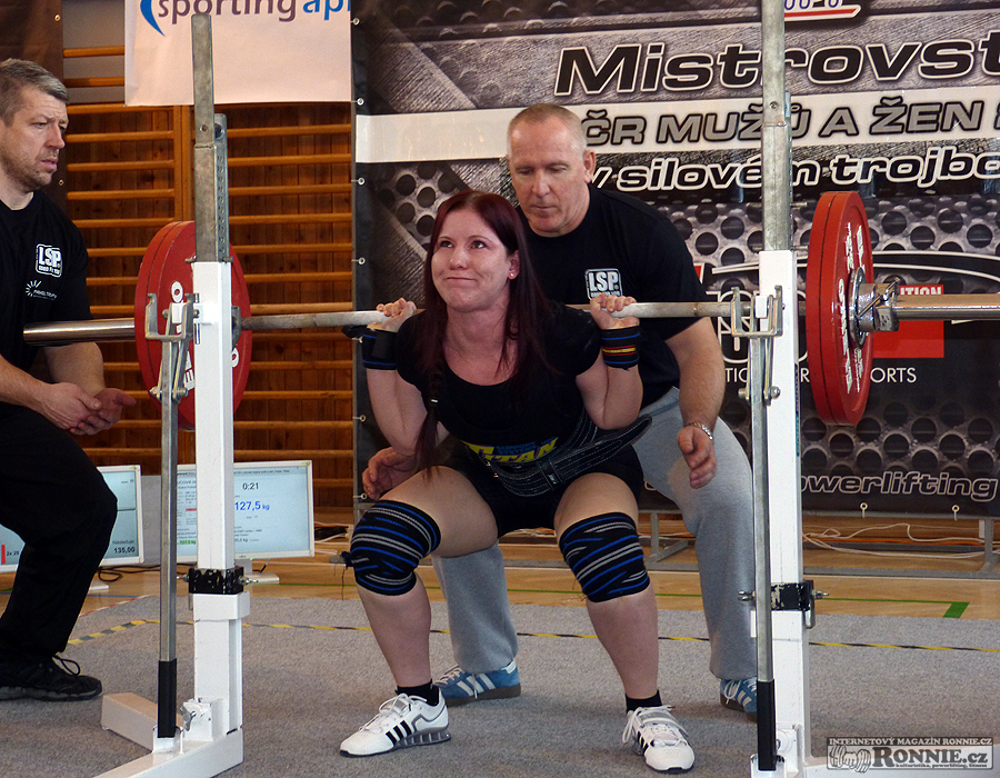 Mistrovstv� �R mu�� a �en v silov�m trojboji 2015
