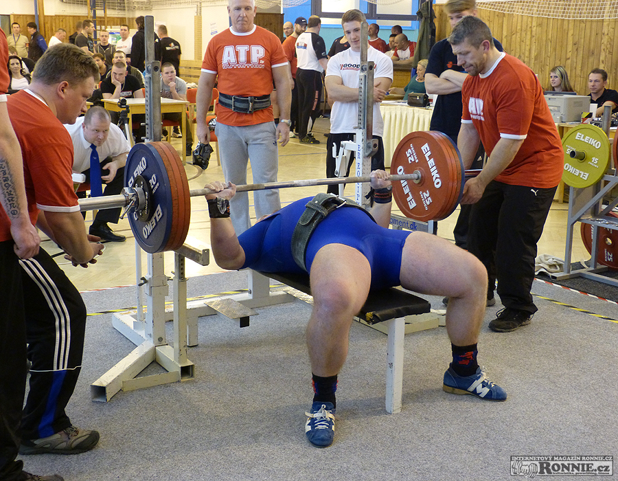 Mistrovstv� �R mu�� a �en v silov�m trojboji 2015