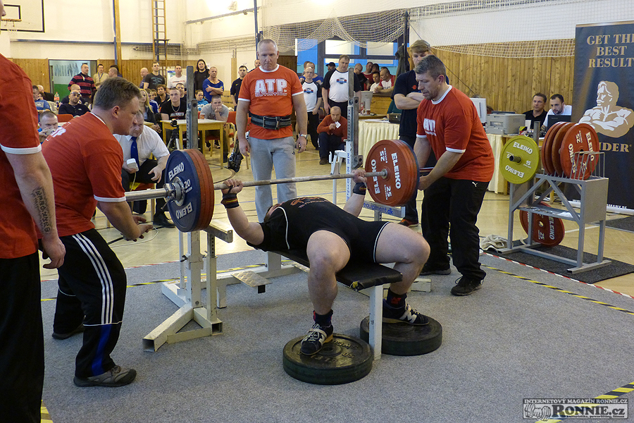Mistrovstv� �R mu�� a �en v silov�m trojboji 2015