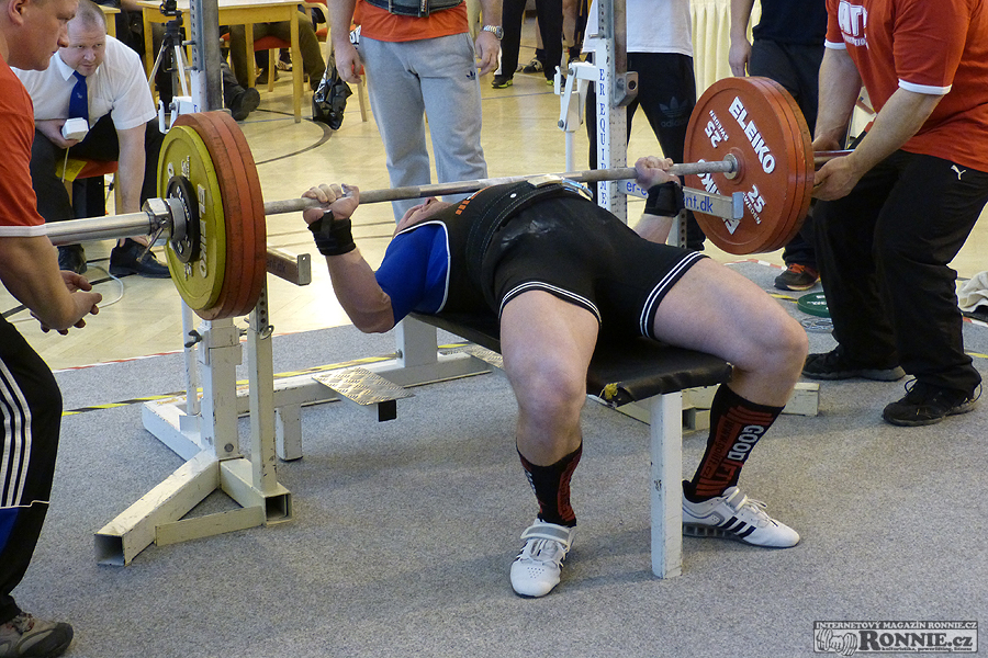 Mistrovstv� �R mu�� a �en v silov�m trojboji 2015