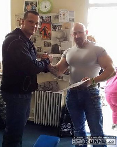 V�t�zov� kategorie nad 110 kg v mrtv�m tahu - Martin Mal�nek a Radovan Kad�ra�