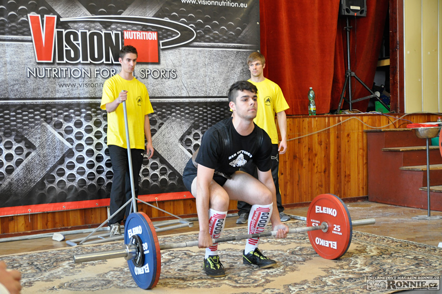 Poh�r starosty m�sta Zb��ova v silov�m trojboji dorostenc� a junior� 2015