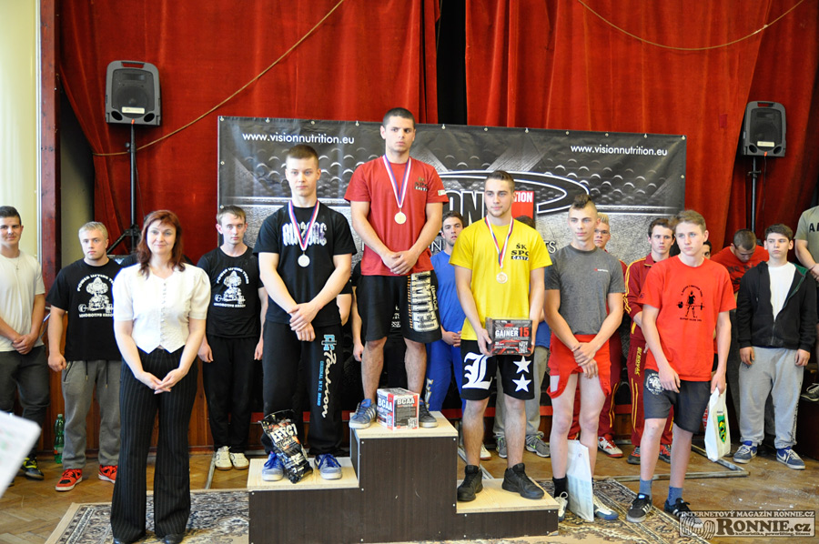 Poh�r starosty m�sta Zb��ova v silov�m trojboji dorostenc� a junior� 2015