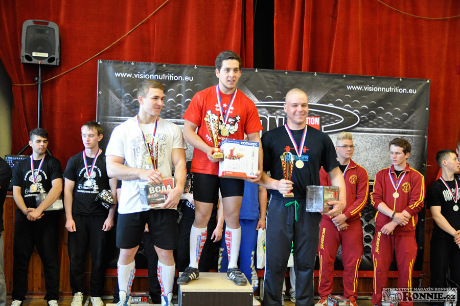 Poh�r starosty m�sta Zb��ova v silov�m trojboji dorostenc� a junior� 2015