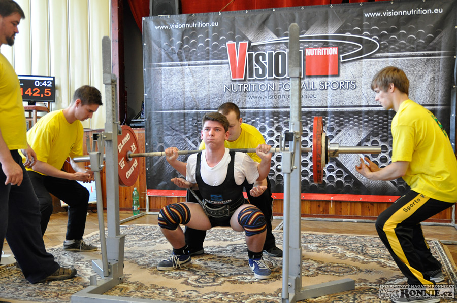 Poh�r starosty m�sta Zb��ova v silov�m trojboji dorostenc� a junior� 2015