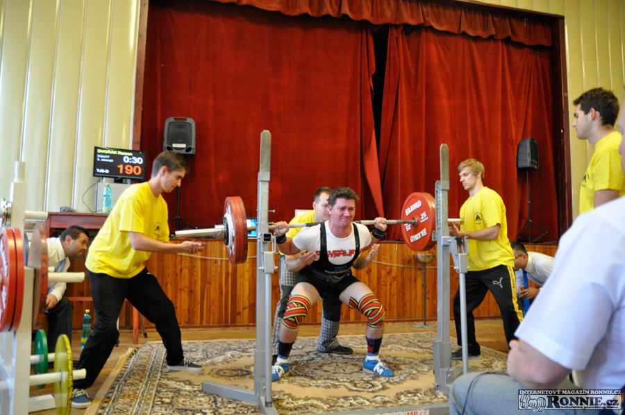 Mistrovstv� Moravy v silov�m trojboji dru�stev 2015