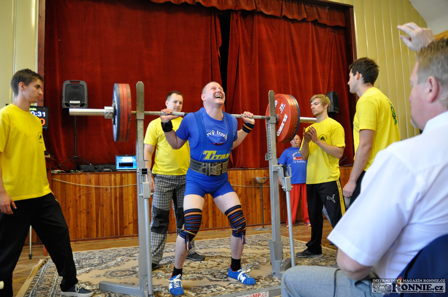 Mistrovstv� Moravy v silov�m trojboji dru�stev 2015