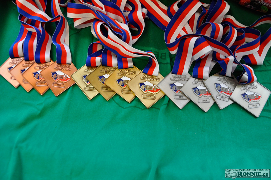 Mistrovstv� Moravy v silov�m trojboji dru�stev 2015