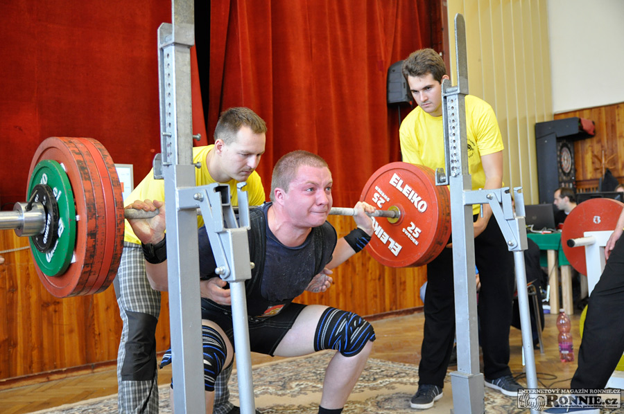 Mistrovstv� Moravy v silov�m trojboji dru�stev 2015