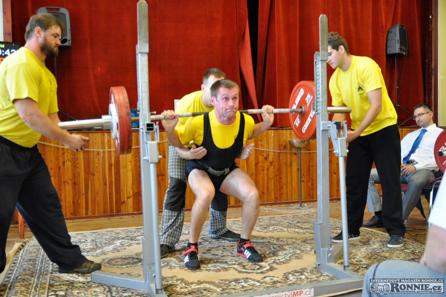 Mistrovstv� Moravy v silov�m trojboji dru�stev 2015