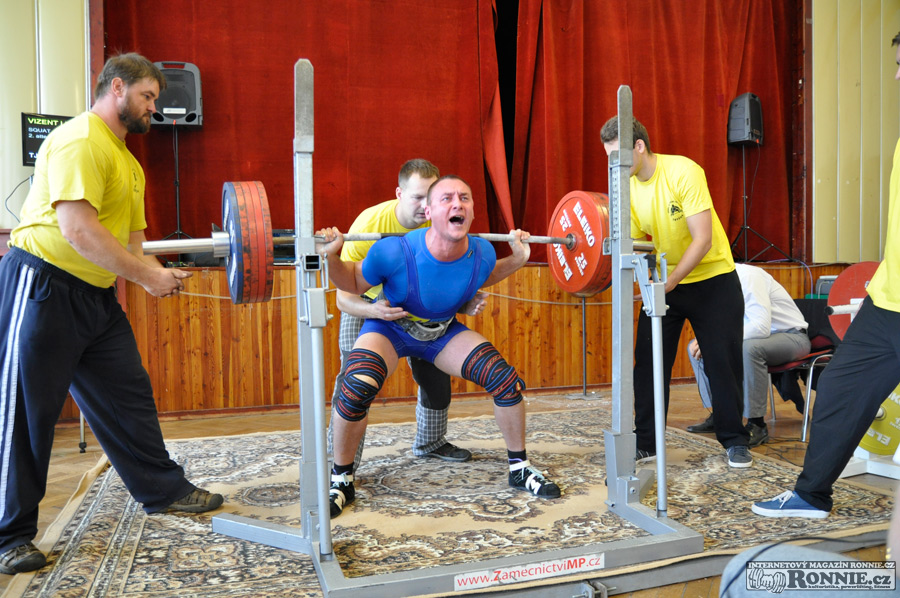 Mistrovstv� Moravy v silov�m trojboji dru�stev 2015