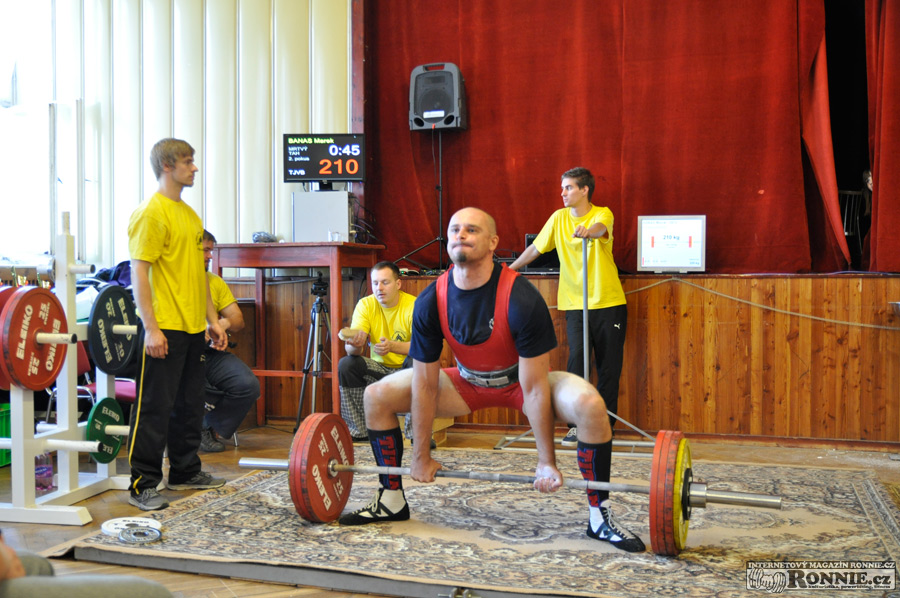 Mistrovstv� Moravy v silov�m trojboji dru�stev 2015