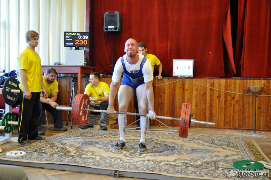 Mistrovstv� Moravy v silov�m trojboji dru�stev 2015