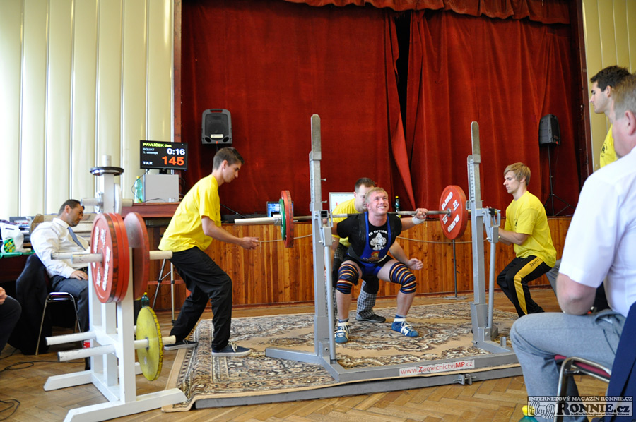 Mistrovstv� Moravy v silov�m trojboji dru�stev 2015